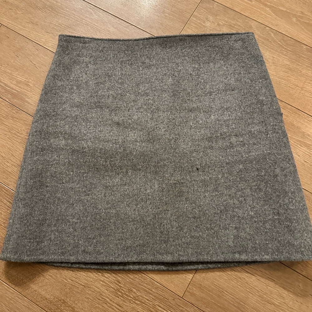 Club Monaco Skirt in size 8